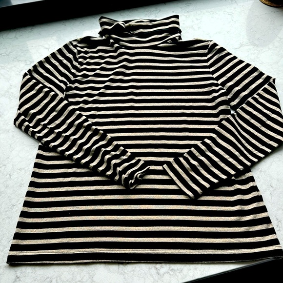 Cupcakes & Cashmere turtleneck - Picture 1 of 9